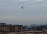 China Elevado desempenho solar &amp; sistemas de energia home híbridos do vento com o tudo em um inversor do controlador empresa